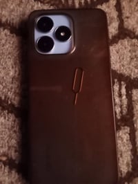 ذاكرة ٦٤ • بطارية ٦٠% • واسط