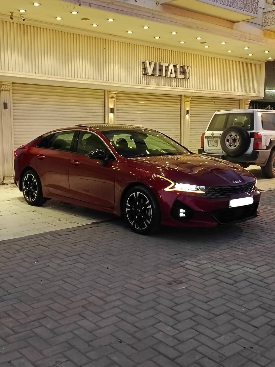 كيا كي فايف جيتي لاين / KIA K5  GT LAIN
موديل 2022 #سعر_مناسب 159 ورقة وبيها مجال بسيط 

محرك 1600 تيربو المرغوب / رقم اربيل الانكليزي 

بأسمي / تحويل أو وكالة حاضر / سنوية 2029

حجر البيئة البلادي موجود  / الأرضيات الأصلية بيها
ــــــــــــــــــــــــــــــــــــــــــــــــــــــــــــــــــــــــــــــــــــــــ
فول مواصفات السيارة Gt lain 

بانوراما / بصمة تشغيل / بصمة ابواب وصندوك / اوتو هولد 

تشغيل عن بعد / رادارات جانبية / مانع تصادم / بك لايت لد 

كامرة خلفية / كشنات جلد / هاند بريك بصمة / تحديد مسار  

تحكم استيرن جهتين / شاشة اصلية / لد امامي / دركة D

مانع انزلاق / كرسي كهرباء / درايف مود / لايت 4 عدسات 

ويل كب كروم / تبريد منفصل / شاحن واير ليس / زينون

صندوك ذكي عند الاقتراب / اشاير بالمري / قيادة ذاتية 

ويل كب حجم 18 / مري اسود / كشنات ختم GT LINE 
ـــــــــــــــــــــــــــــــــــــــــــــــــــــــــــــــــــــــــــــــــــــــــ
صور الحادث مرفقة بالمنشور
وراشين بيها قطع بدبي أثناء التصليح توحيد لون بدون ضرر

#السعر 15,900 الف دولار وبيها مجال بسيط وما اتعامل بالتلفون تجي تكلب وتفحص ونتفاهم والكل على راسي

مكان السيارة / بغداد / حي الجامعة 

للاستفسار 
*********** متوفر واتساب او اتصال
