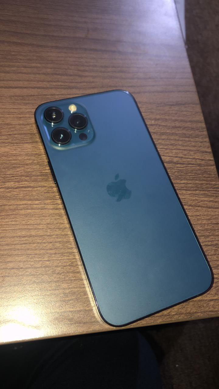 السلام عليكم
ايفون ١٢برو ماكس للبيع 
جهاز مكفول كفاله عامه من كلشي 
برغي ممفتوح بي وتر بروف 
ذاكره ٢٥٦ 
بطاريه ٧٤ 
شرق اوسط
نضيف ١٠٠٪؜
عنوان كوت حي جامعه .
***********
