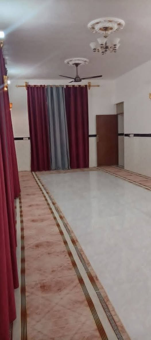 بسم الله
ارض زراعيه للبيع المساحه 10 دونم 
العنوان مويلحه مدرسة الجزيره الابتدائية 
تحتوي على 2 منزل 

المنزل الاول بناء قديم يحتوي على غرفه نوم 5×4 + صاله 4×6 + مطبخ 4×4 + استقبال 4×6 + صحيات خارجيه + حقل 12×8

المنزل الثاني بناء حديث 2025 يحتوي على 3 غرفه نوم 5×4 + مجمع  4×12 + مطبخ 4×5 +هوله 7×4 + ستقبال 10×4 + صحيات خارجيه عداد 3 

والارض الزراعيه تحتوي على 50 نخله زرعه حديثه 
تحتوي على ماء سقي + ماء اساله + كهرباء 

وتحتوي على معامله تبليط كامله ومساحه التبليط 500 متر من تبليط الرئيسي 

التواصل او الاستفسار على الأرقام التاليه 
(***********)
(***********)

