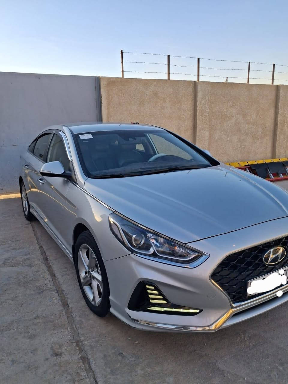 السلام عليكم
للبيع
سوناتا موديل 22 رقم اربيل سياره جاهزة من كلشي
السيارة فول مواصفات حساسات هاند بريك مرايات شفط 
السيارة بيها بس تبديل بكوريا باقي التفاصيل والسعر اتصل وتدلل ***********
