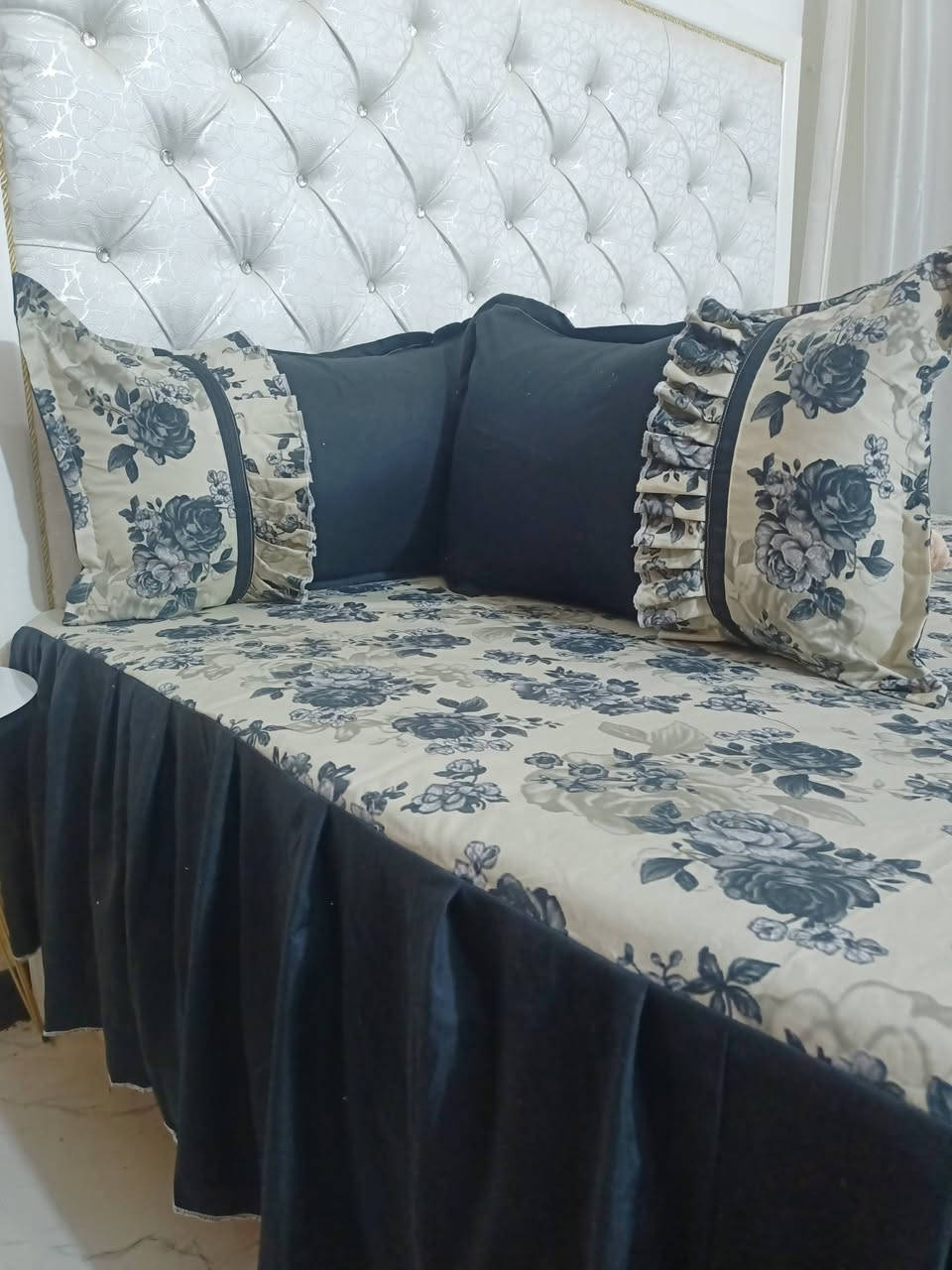 السعر 10 فقط 🎀
القماش اماراتي اصلي درجة اولى 💯💯
التوصيل متوفر جميع المحافظات. 🥰
جميع القياسات متوفره ✅


**إذا كنت صاحب هذا الإعلان وتريد حذفه لأي سبب، رجاءا أرسل رسالة إلى الدعم الفني**