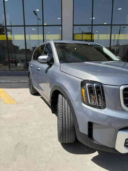 معروض للبيع كيا تيلورايد 2025 موديل حديث، فئة EX الأعلى طلباً في السوق.
المواصفات الأساسية للفئة EX:

· المحرك: سعة 3.8 لتر V6، بقوة 295 حصان.
· ناقل الحركة: أوتوماتيكي بـ 8 سرعات.
· الدفع: دفع أمامي (FWD) - اقتصادي في الاستهلاك.
· الشاشة: شاشة عرض كبيرة بحجم 12.3 بوصة.
· نظام الصوت: نظام صوتي متميز بـ 6 سماعات.
· التكييف: تكييف أوتوماتيكي ثنائي المناطق.
· المقاعد: جلد، مع ضبط كهربائي للسائق.
· التوصيل: منافذ USB متعددة، وشحن لاسلكي.
· السلامة: مزودة بكل أنظمة الأمان والمساعدة الحديثة (Kia Drive Wise) والتي تشمل
ماشيه..12الف.          السعر: 220 وبيها مجال للشراي
رقم السيارة بغداد خصوصي على الشهداء
مكان السيارة: حي العامل مقابل حسينية الائمة
للشراي يتواصل وياي على هاذا الرقم :***********
