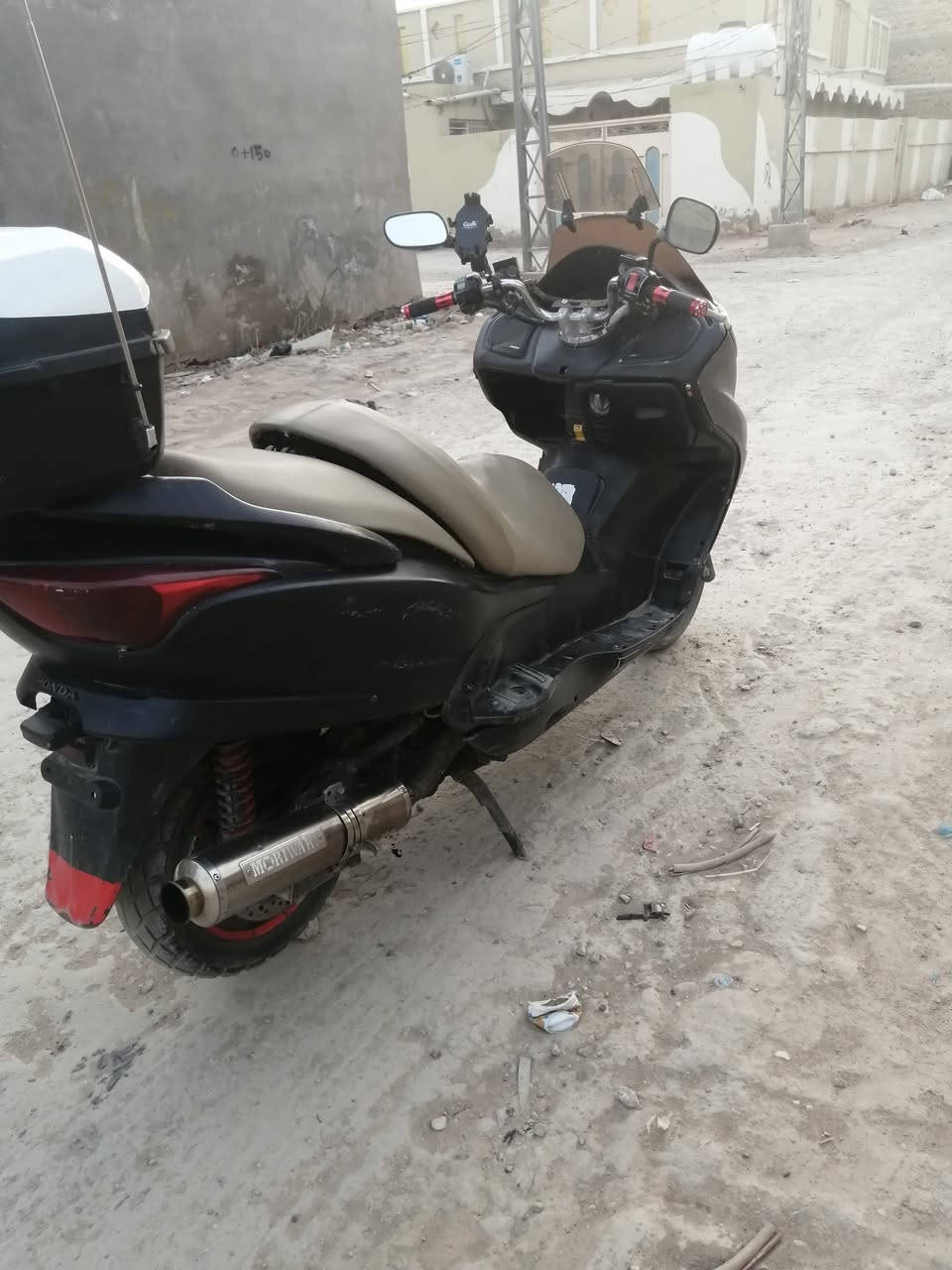 08  الدراجه نكره اي و قت معدل على الواكف 130 الدراجه خير من الله ناقصهة جكمجه و براغي مال الجنطه امكطمات
+بيهة لاستيك ولف الحماوه نص ثابت الطوافه مال البانزين شغاله السكنات اشاير  اكلوبات البريك شغاله دوشمه كشنات و القفل مال الجنطه عاطل المكان الديوانيه مركز السعر 550  و بيهة مجال للشراي او امراوس ب أربعة كير الدراجه بس مكتبه الاستفسار على هذا الرقم ***********
