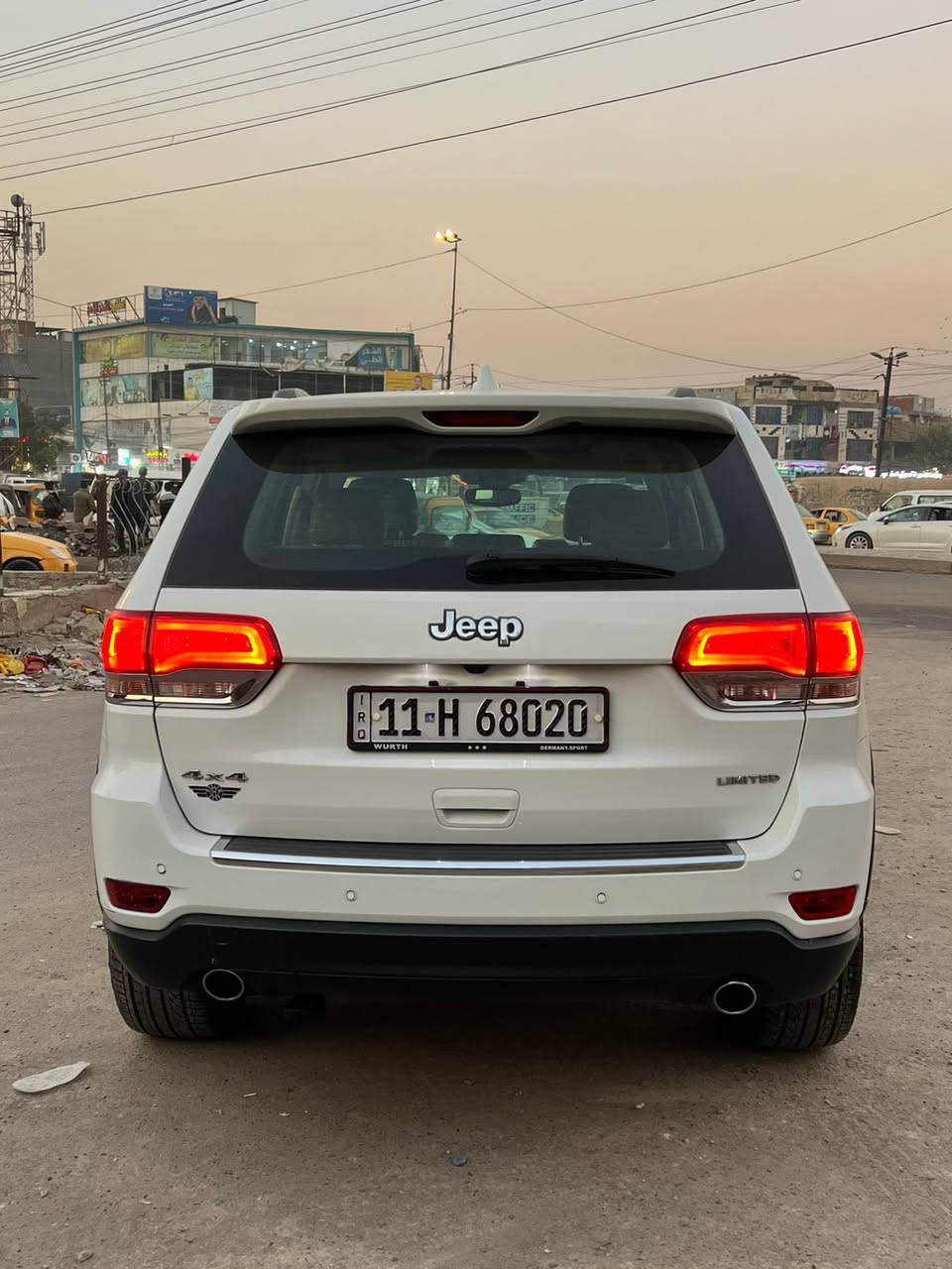 سلام عليكم للبيع جيب 2019 خليجي لمتدد بلاص 
فول 1/1 سياره مكفوله عدا شبر بلجاملغ الأمامي 
مواصفات السياره 
بنوراما 
شاشه جبيره 
3 شاشات
جلد 
ويل 20 
صندوك كهرباء 
تدفئة تبريد كشنات وستيرن
سياره جديده وبالعافيه ع تصير من نصيبه سعر 275 وبيها مجال رقمها بغداد 
مكاني بغداد للاستفسار ***********
