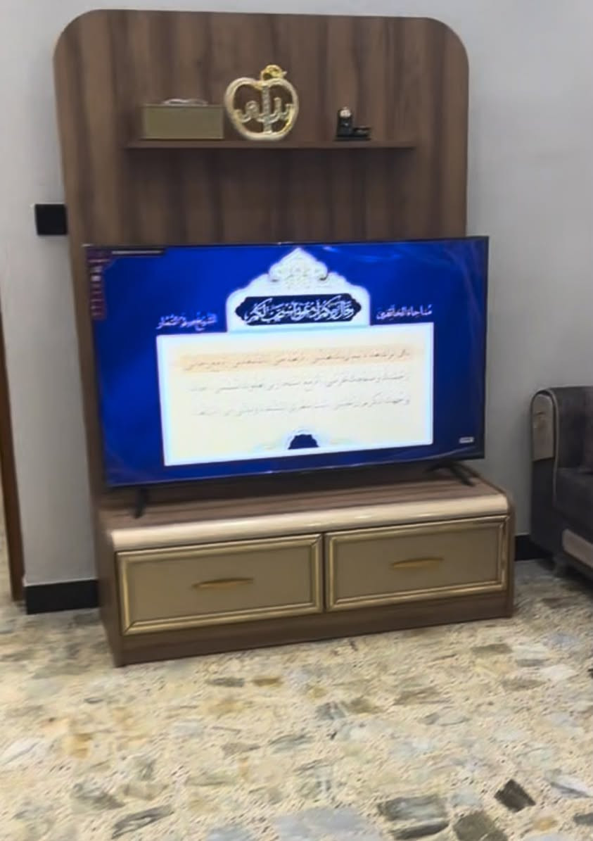 السلام عليكم غرفه نوم للبيع مستخدمه سنه للبيع مكاني بغداد مدينه الصدر مليونين الاربع وبيها مجال للشراي واني خادم رقم التليفون ***********
