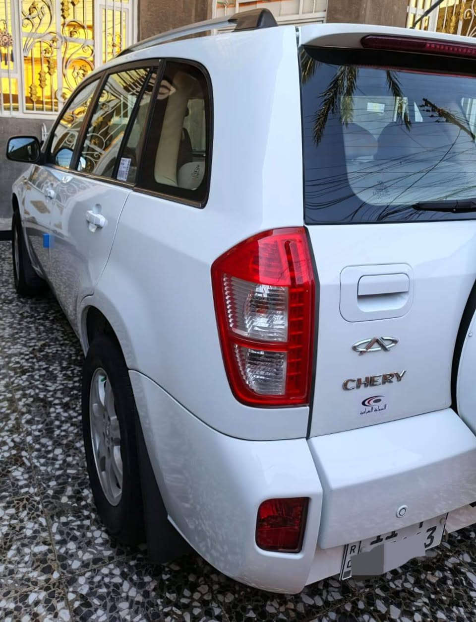 السلام عليكم للبيع شيري تيكو موديل 2014 سيارة جديدة مكفوله لاضربه ولاصبغ ولاتبديل  مكينه كير ميكانيكي المرغوب محرك2000 سيارة بأسمي رقم بغداد انكليزي تحويل مباشر سياره تخم تاير جديد صدر امامي وخلفي جديد كهربائيات كلها تشتغل السعر 78 وبيها مجال الرقم *********** العنوان بغداد الشراي يتصل
