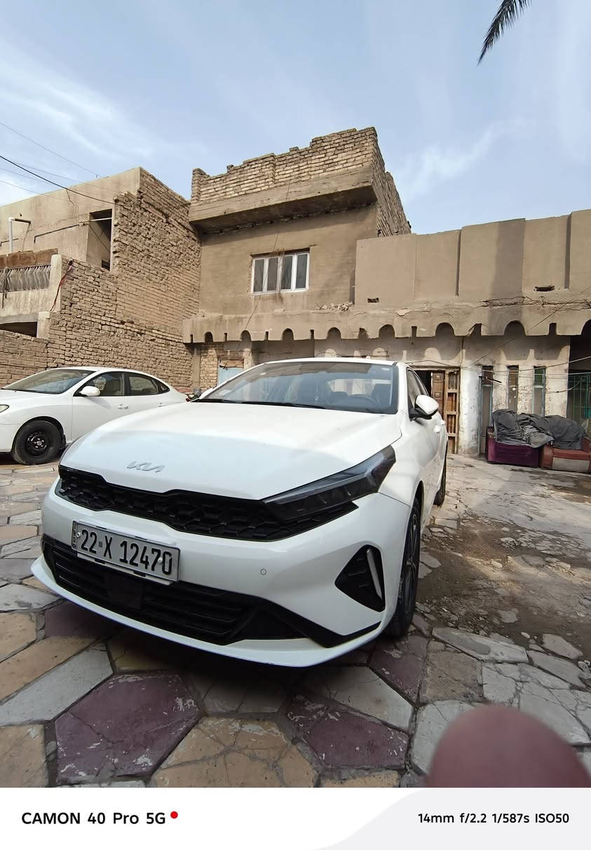 السلام عليكم سيارة K3  مديل 2024  ماشية 5 تالاف سيارة جديد كفالة عامه سعر 147 وبيه مجال عنوان بغداد مدينة الصدر رقم الهاتف ***********
