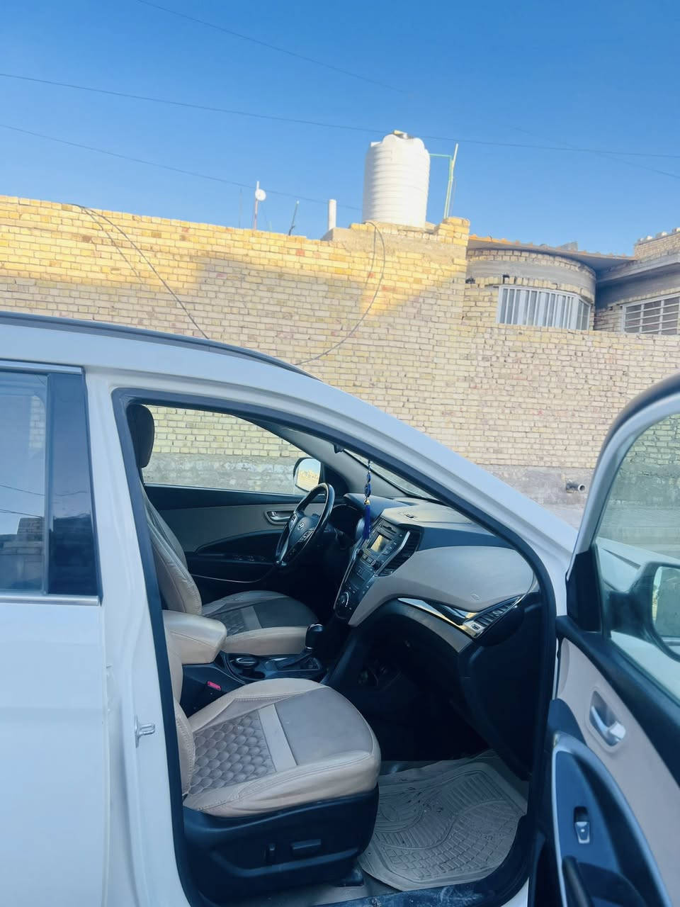 السلام عليكم
سنتافي للبيع ! موديل 2016
رقم اربيل فول مواصفات 
من عده البنرامه
شاشه كامرا خلفي حساس 
بصمة تشغيل اشارة ترحيب
محرك 6 سلندر 
7 راكب 
ماشيه 71 حقيقي
مكفوله كفاله عامه 
الاتصال عبر الرقم
***********

واسط / كوت /
