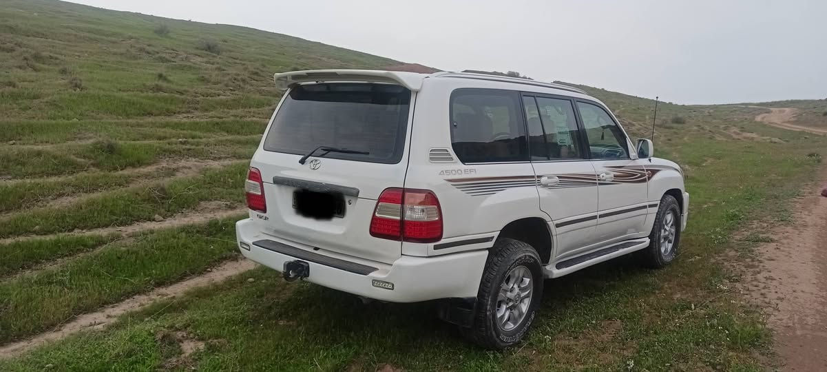 سەیارەیە پاکو بێ عەیبە لیدراوی نیە لایەکی سبوخە لەسەر ساغی هەموگیانی بەشەرت تەقەورەقەی نیە غازو بەنزینە بەناوی خومەوەیە ئەگەر موشتریت بەیوەندی بەم ژمارەوە بکە *********** كركوك, العراق

