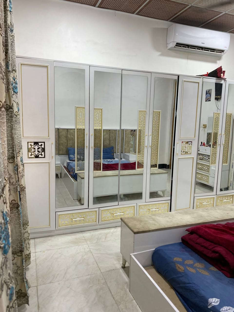 غرفه تركي استخدام قليل السعر 850بيه مجال بسيط مكان النجف حي الانصار


**إذا كنت صاحب هذا الإعلان وتريد حذفه لأي سبب، رجاءا أرسل رسالة إلى الدعم الفني**