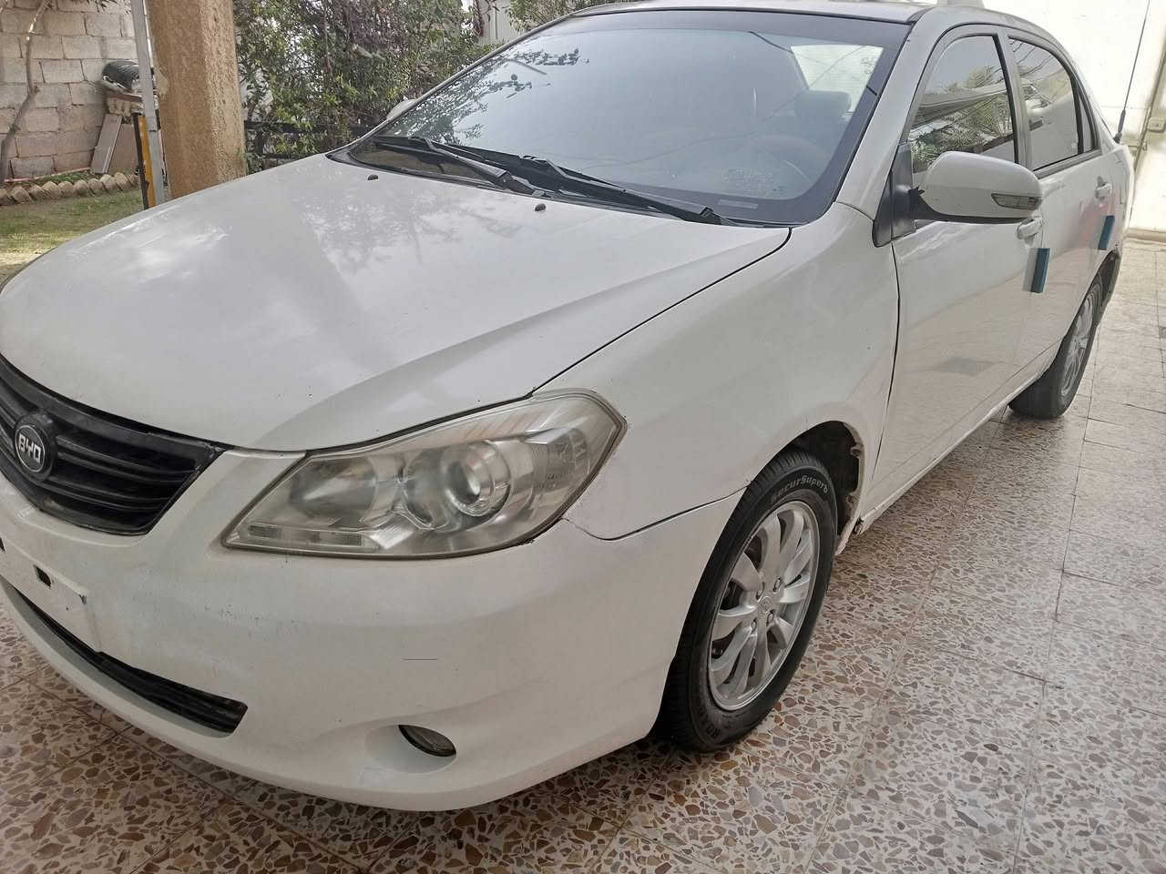 سلام عليكم سياره للبيع بي وايدي موديل 14 مال مزاد سياره كامله نقصها بس تبريد غاز وبيها خياس بل هلال ف كله جديد من تايرات وغرفتها حلوه 
رقم هاتف *********** الي يحب خاص سعر 36 بيها مجال بسيط
