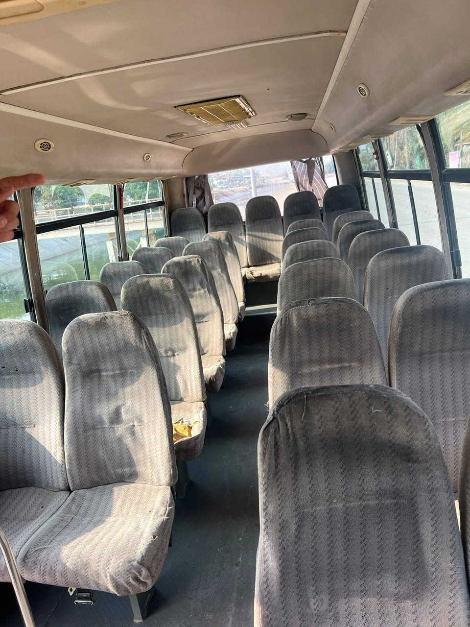 تحيه طيبه اخواني الاعزاء للبيع فقط 
كوستر جاك باص 30راكب السياره نضيفه مال مزاد وزارة الداخلية كتاب بسمي اسوي وكاله للمشتري السياره بدون حادث او صبغ كير مكينه جاهزات غرفه كله جديده سياره نضيفه السعر 97$ وبيه مجال للمشتري الخاص مغلق فقط اتصال ***********
