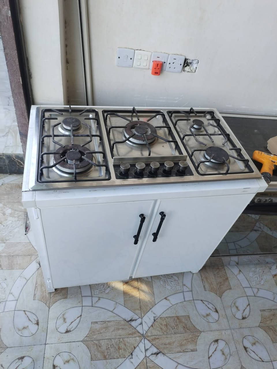 السلام عليكم  بضاعة جديده من الاثاث المستخدم وجديد 
العنوان الشرقاط الخضرانية الشارع العام محلات

 مروان  ألسيد   ***********.  بي واتساب
