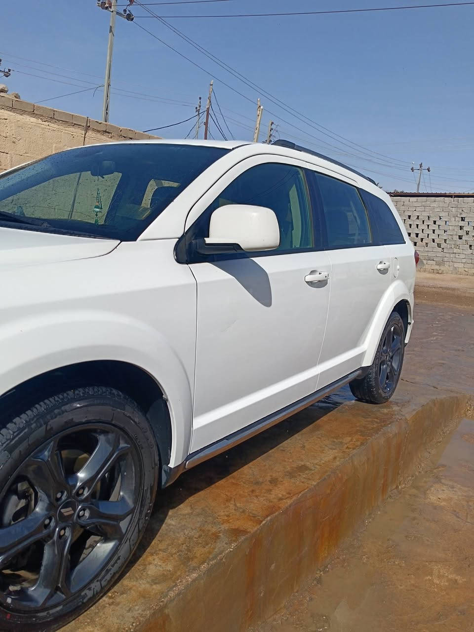 سلام عليكم
دوج جورني موديل ٢٠١٨  

مكينه ٦ سلندر سبعه راكب ثلاث قطع تبريد. منظومه غاز. كشنات جلد. تخم تاير جديد. حداديه جديده. كير مكينه تبريد حداده كلها بشرط مكفوله

سياره كروس رود فول للاخير ماكو وراها مواصفات بعد حتى سلايد بيها
وجاهزه. 
سعرها 155 وبيه مجال بسيط 
مكان سياره ذي قار 
***********
***********  واتساب
