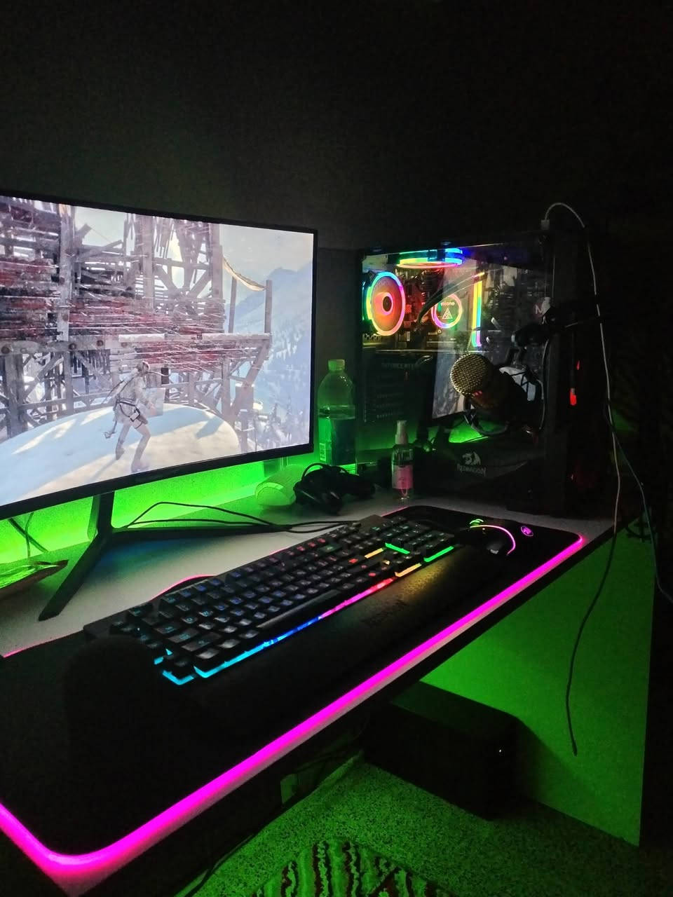 من رخصة الادمن يابة شباب عندي بيسي للبيع شلع كاملة ونظيفة الله شاهد وما ناقصها شي بس جيب كرسي واكعد العب 
ابيع شلع السبب طالب سادس وما متفرغ الها 
المحتويات : 
شاشة 165 هرتز (va ) viewsonic
ميز مع انارة خلفية rgb
Ups 1500 offline 
ماوس وكيبورد ريد دراجون مع ماوس باد rgb 
مواصفات الكيس : 
Core i5 12400f 
Rtx 3060 12 gb gelax
2*8 ram corsair rgb 3200 
Pwoer 750w
Ssd m.2 512 gb + hdd 1tb + hdd 512 gb

العنوان : بغداد المحمودية 
الرقم : ***********
السعر : 1400 وبيها مجال للشراي
