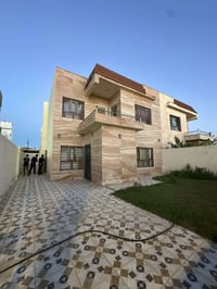 مجمع القرية الذهبيه • ٣٠٠م • ٣ غرف نوم