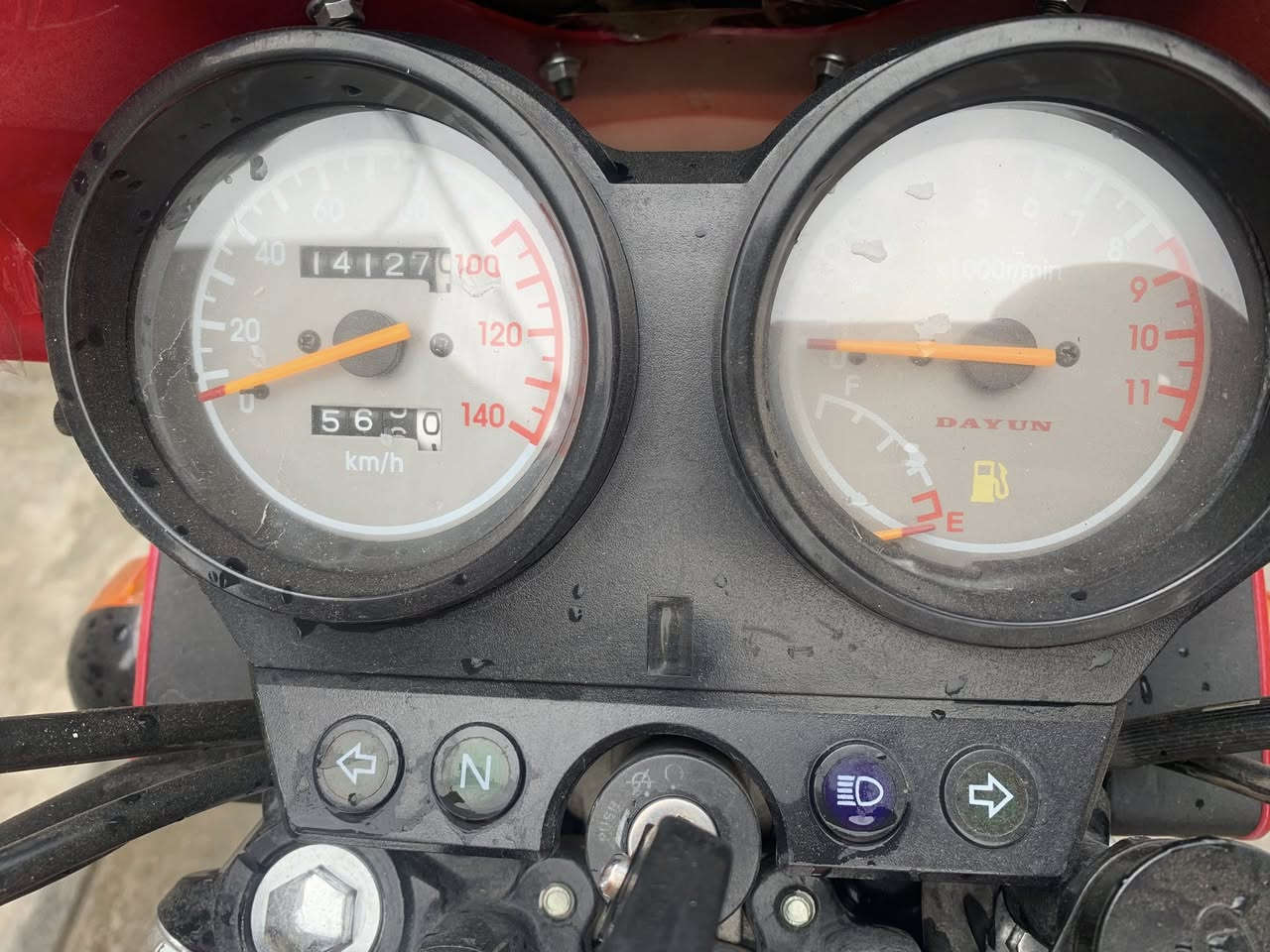 دايوان جبلي 23 طالعه بلـ25 رقم بغداد تحويل ثاني يوم ماشيه 14 الف حقيقي  تايرات جدد دراجه كفاله عامه ع وضع الشركه دراجه احله من الصور بهواي تجيب فيتر وتفحص مكاني بغداد الشعب سعرها 2450 وبيها مجال 
*********** اتصل وبيك خير ودلل
