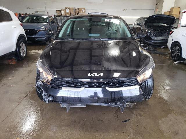 فورتي موديل 2022 
السيارة مكفولا من الصبغ 
حادثه كما في الصوره فقط 
رقم دهوك شرط التحويل
موصفات نص فول 
السعر 160 وبيها مجال  
غير متوجد على الفيس 

***********
 ***********واتساب
