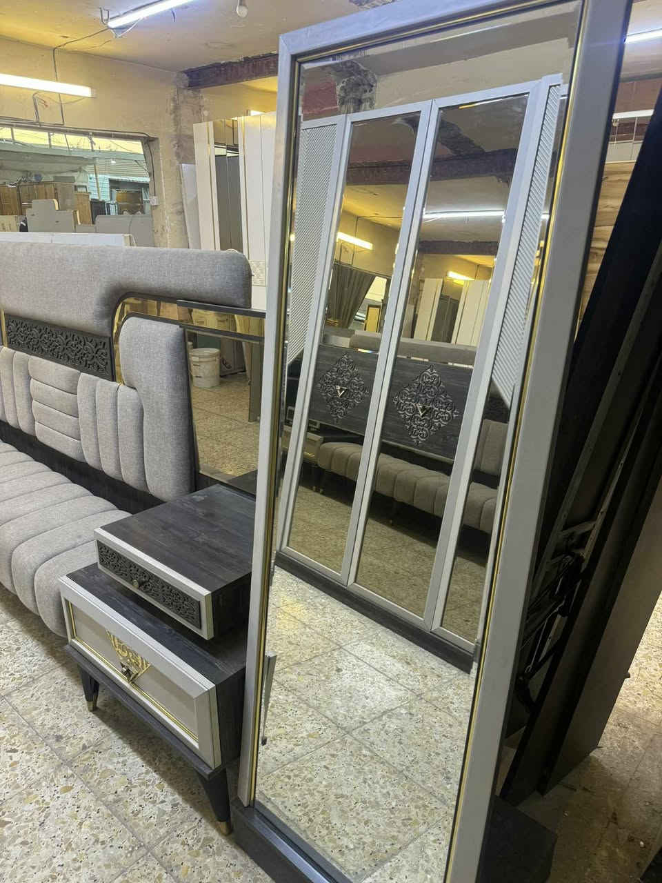 @إشارة ✨ غرفة تركيأ  اصليه مودرن صبغ حراري مودرن 9 قطع ✨  صبغ حراري
🚪 نظام أبواب  بروفايل فاخر  
🛏️ سرير بمخزن عملي
🦾 ضهر بلوك
🪞 جام برونزي 
🧵 قماش وتر بروف أصلي اناره شغاله
 سرير مخزن جك 
✨ نظافة 💯
 
🚚 شد ونقل مجاني داخل بغداد
📦 توصيل للمحافظات بأسعار رمزية


**إذا كنت صاحب هذا الإعلان وتريد حذفه لأي سبب، رجاءا أرسل رسالة إلى الدعم الفني**