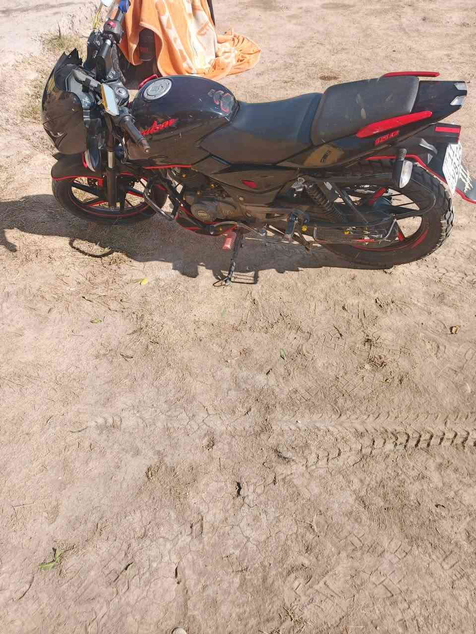 لسلام عليكم دراجه بولسر موديل 21 مرقم بسمي تحويل ثاني يوم مكاني ابو غريب السعر مليون و900 رقمي ***********
