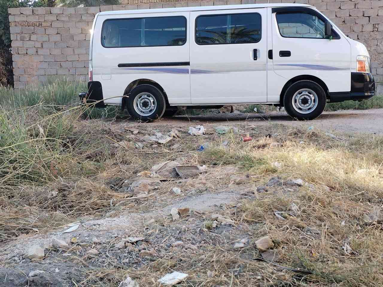 نيسان يورفان ٢٠١٠ مكينه وكير واكسل مكفول  وتبريد محور ثلج يم ابو زينب قبل ١٠ ايام حورتها الكشر بيها جنطه مبدله والبنيد اثر طخه بسيطه وموجوده الصور مال طخه بالمنشور مكاني  كربلاء ***********
سياره بسمي مصفره من كلشي تحويل مباشر
