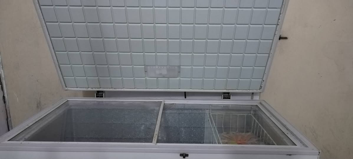 اخوان للبيع مستعجل
كاونتر 2متر سوكي مو عمل 
مجمده حجمها متر 
ولسعر عل خاص 
الاتصال عل رقم 
***********
