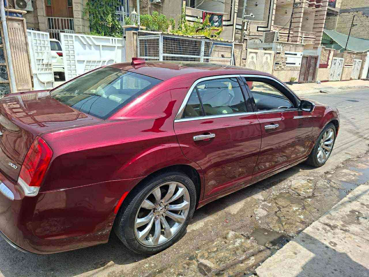 كلايسلر موديل 2018 السياره جديده جدا 
ماشيه 120  حادثه بس الجاملغ والبنيد والباقي مكفول 
ادوات بدون كص ولا انتربول داخله بحاويه 
السعر 105 
العنوان بغداد ***********
