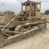 يا الله سلام عليكم عندي هاي بلدوز البيع محرك جديد هس توني مصعده حجم85 ...