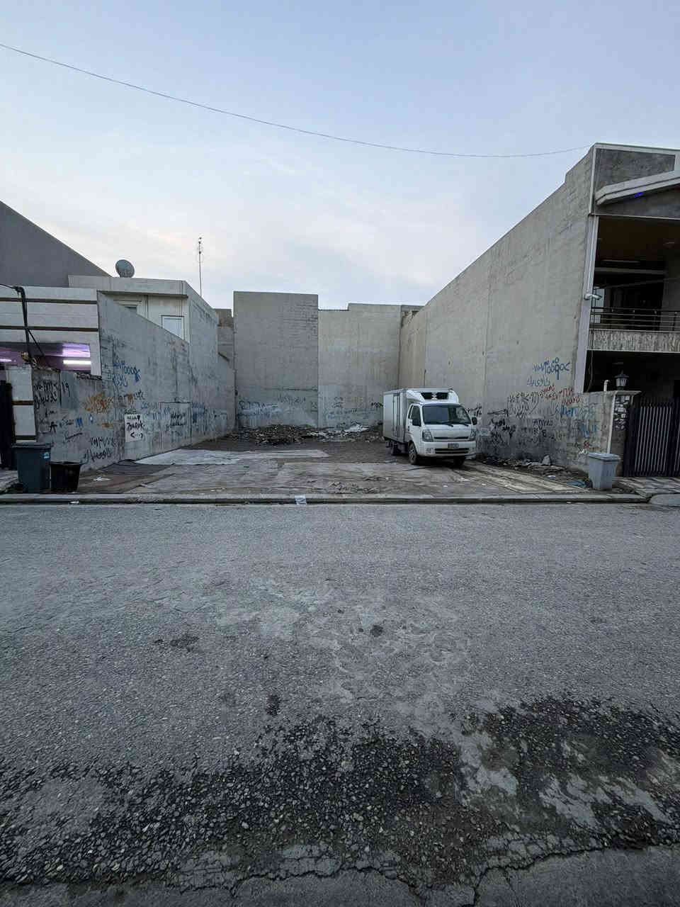 💥🎯#کوردی     || #💥#عربی        
🏦#پارچە زەوی تاپۆ  || رووی ڕۆژەڵات || بۆفرۆشتن 
🌍#شوێن || هەولێر  || گەڕەکی ٥ حصارۆک  ||  نزیک مزگەوتی حاجی حسین         
🧱#ڕووبەری|| ٢٥٠م      
💰#نـــرخ  || 
📠#بۆ پەیوەندی کردن
📴فایبر واتساب ***********
📴فایبر واتساب ***********
ــــــــــــــــــــــــــــــــــــــــــــــــــــــــــــــــــــ
🏦#قطعةارض  طابو || ایتجاە شروق     || للبیع
 🌍#الموقع ||  اربیل|| حي ٥ حصاروک   || قریب من جامع حجی حسین       
🧱#المساحة || ٢٥٠م        
💰#الســعر ||   
📠#للاستفسار اتصلوا ........
📴فایبر واتساب ***********
📴فایبر واتساب ***********
