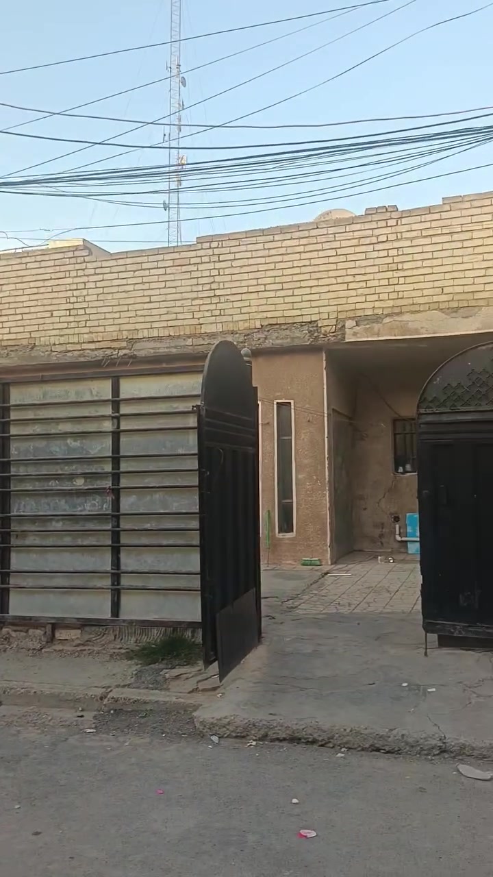 دار للبيع مساحه ٢٠٠ متر 
بناء قديم يباع بسعر أرض أو قابل لترميم
يباع ممكن منه ١٠٠ متر أو كامل ٢٠٠ متر
شارع عريض 
العنوان الدوره ميكانيك قرب جامع التوحيد 
مكتب بغداد للأستثمار العقاري  -الدورة -ميكانيك 
سعر متر ١٥٥٠ مع مجال 
ابو اركان ***********

