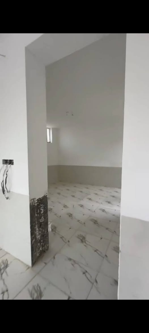 ‎0790 283 4700
بيت للبيع قاطين باقي بس تقفبل شبابيك وكهربائيات يعني يحتاج فقط ٦ مليون يجهز 
خارطه حديثه مودرن 
الطابق الارضي / طابو حجه مساحه 260 متر
حديقه كبيره + كراج سياره +غرفه +استقبال + صاله كبيره+ مطبخ بارد كبير مؤسس غاز دفن مع مفرغات صاروخي   +طبخ حار مع منور خاص مؤسس غاز دفن مع مفرغات صاروخيه اخرى ايضا.
الطابق الثاني /غرفه نوم + صحياة سويت vip + صاله +مطبخ +سطح سيراميك حراري درجه اولى 
هاتف ‎0790 283 4700
الفرع خلف مدرسه تل الزعتر 
خلف المجمعات
