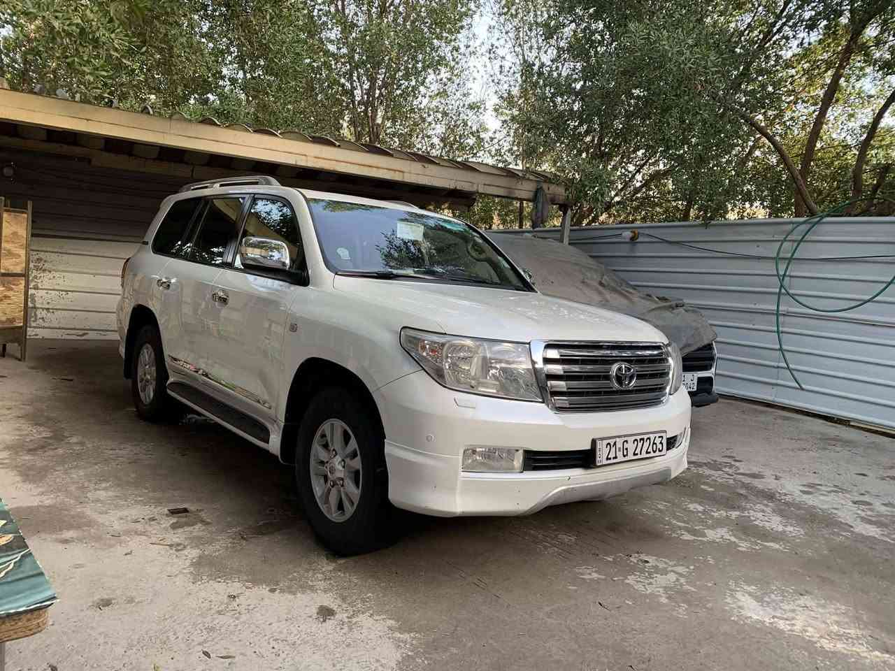 سلام عليكم عندي سياره للبيع لاندكروز موديل 2011 رقم سليمان ماشيه 90 ألف مكفول كفال  سبير مانازل سياره جديده وحلوه عل وضع شريكه سياره فول مواصفات تحويل مباشره عنوان بغداد ولشراي يتصل على الرقم ***********
