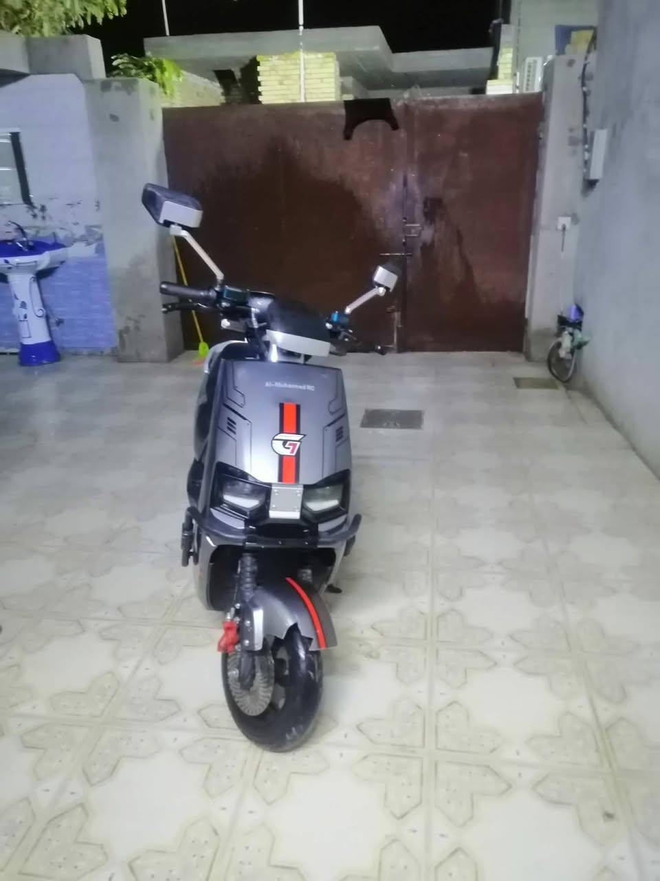 للبيع
دراجة شحن
دراجة جديدة استخدام قليل 
رقمي ***********
مكاني صلاح الدين الدجيل
