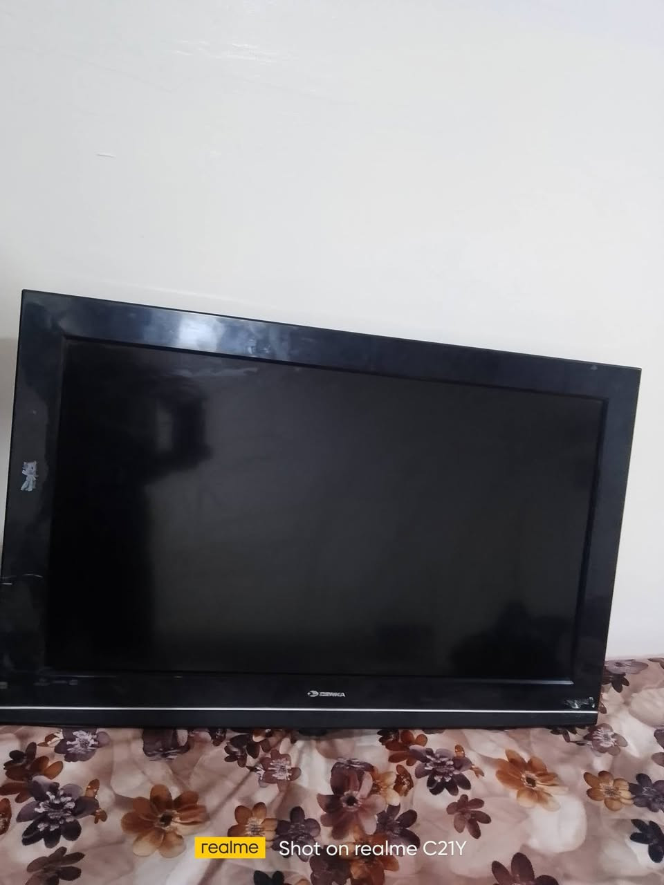 شاشه للبيع نوعيه DENKA حجم 32 تدعم دقه HD بدون انترنيت مدخل HDMI واحد مافتوحه ابدا وضع شركه سعر 50 الاف مكاني موصل حي السماح الثانيه للتواصل ***********
