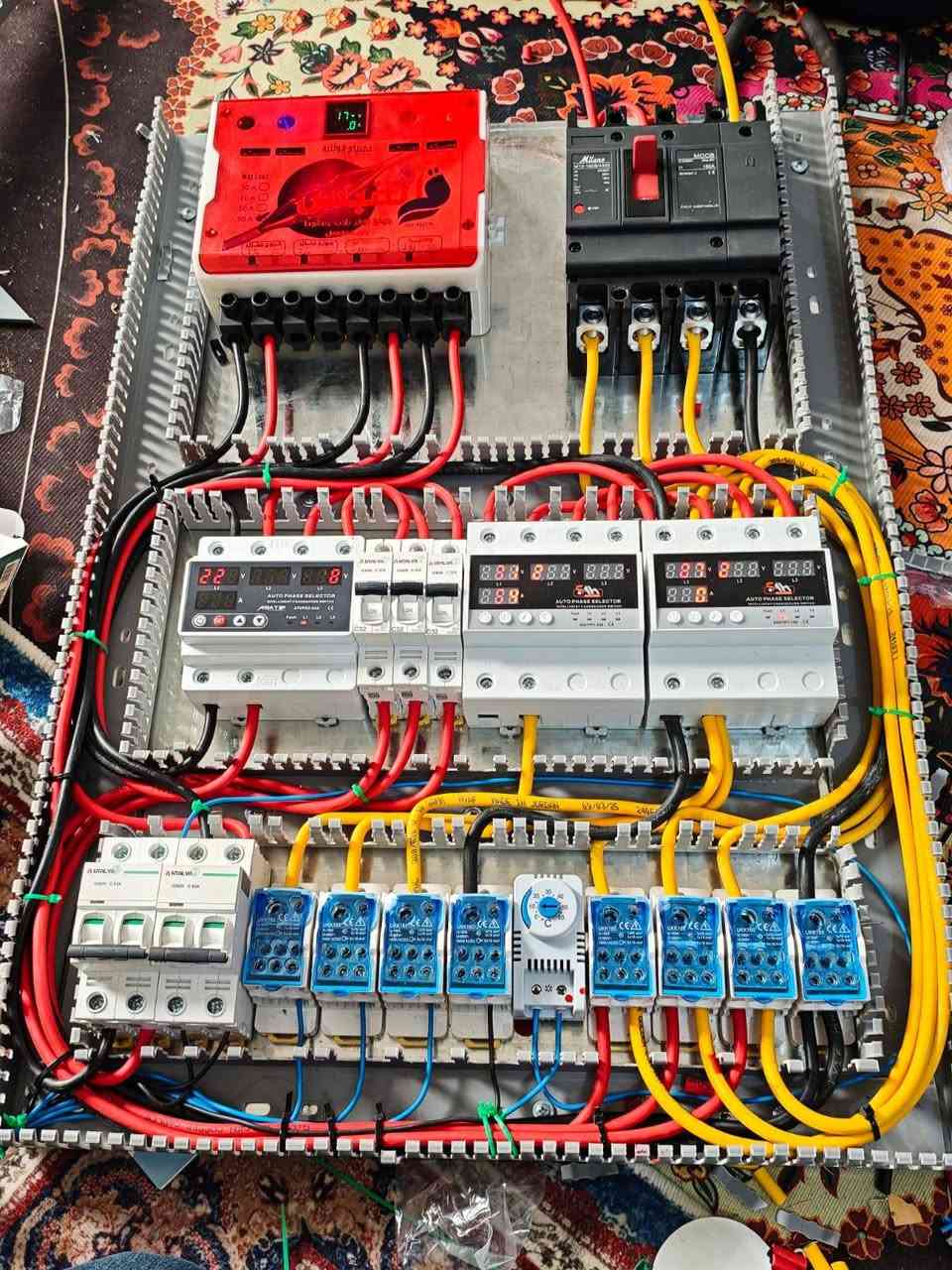 🔌💡 تم بحمد الله إنجاز أعمال احد البوردات الاحد الخوه

#مستعدون_لكافة_الاعمال ✅

#بوري ✅

#سيمنز ✅

#منظومة_كامرات ✅

#منظومة_ستلاية ✅

#منظمات_الامنيه_والحرائق✅

#عمل_بوردات_ATS ✅

#وأمان_وجوده_مضمونه ✅

#وشغل_مرتب_ودرجه_اوله  ✅

#التزم_بلوقة ✅

للاستفسار أو طلب خدمات تأسيس الكهرباء للبيوت والمباني:

📞 ‏‪***********‬‏
📞 ***********
