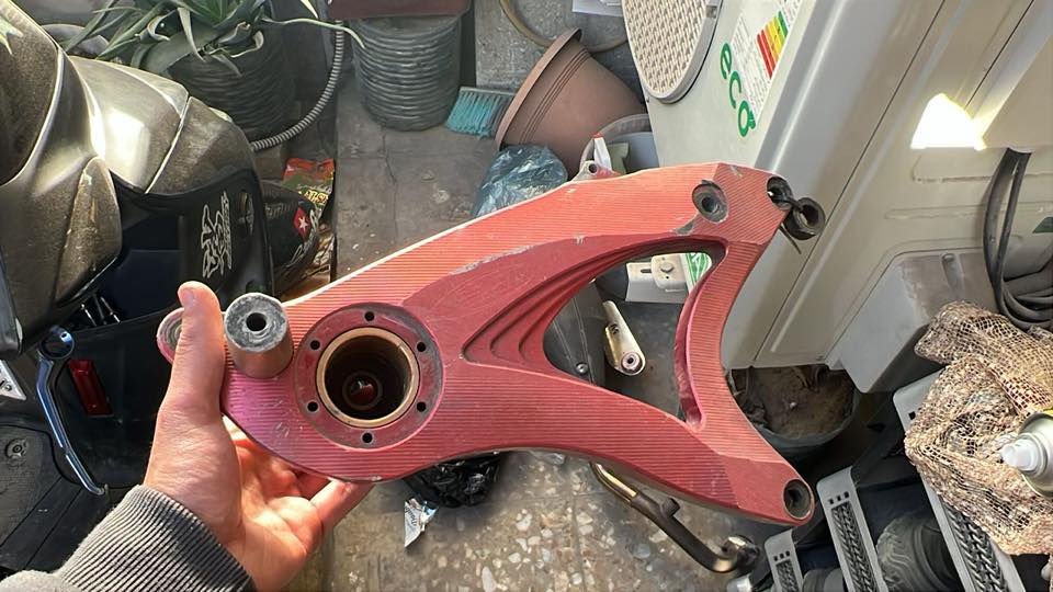 السلام عليكم صدر شارك فكتوري كامل هو والفج والقفياص والبيم
وهاوزن يرهم فحل ولد 
وكتف شحن شراي ***********
