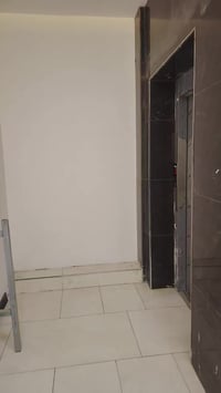 طوابق للايجار في المنصور - شارع هوم سنتر📍 المساحه  ٢٠٠ طوابق مفتوحه وط...