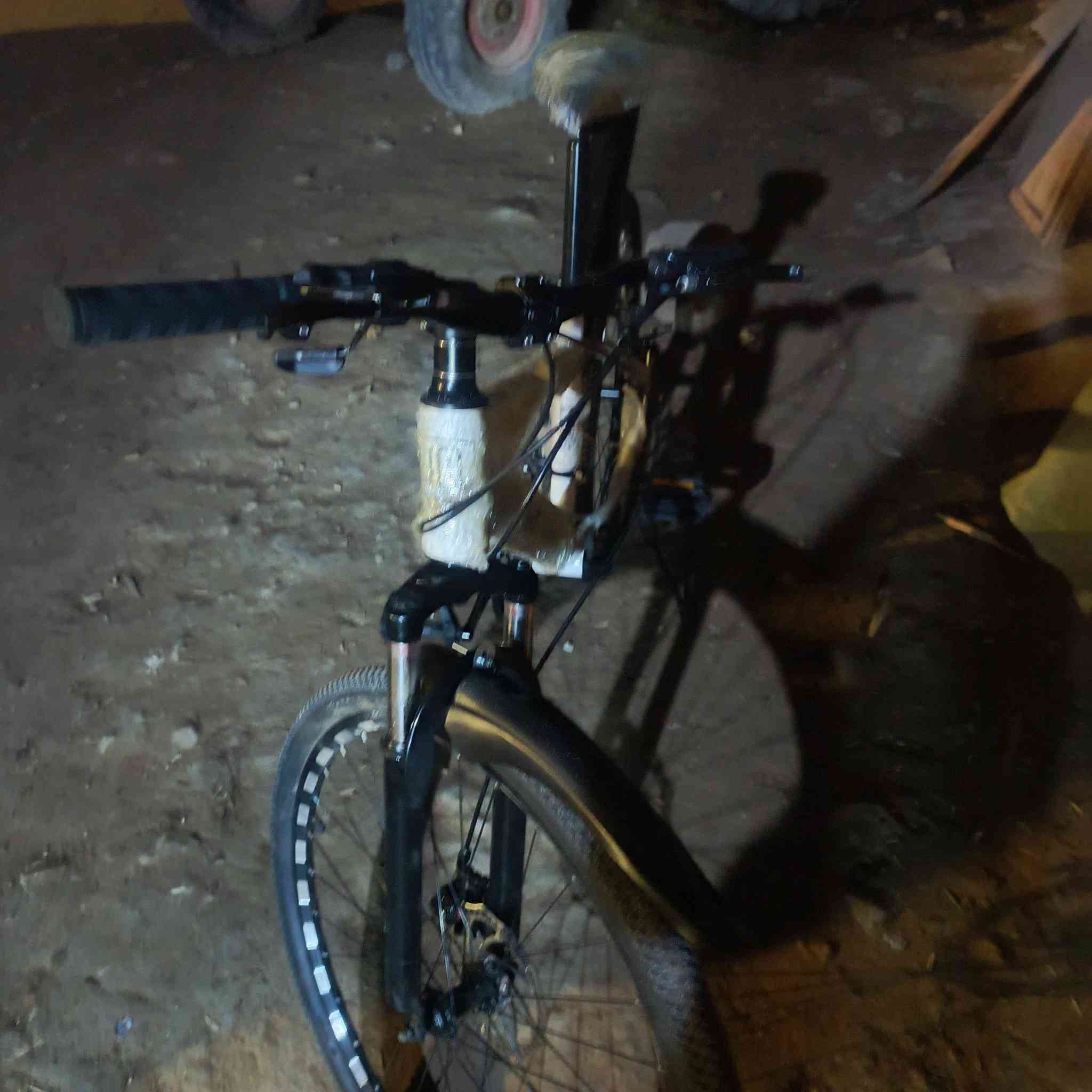 بايسكل للبيع قيم  وخذ  اتصال عله الرقم ***********
