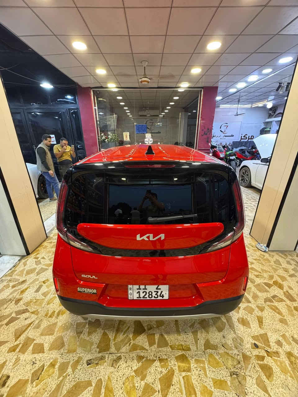 كيا صول موديل 2025 
اللون احمر صدفي 

رقم باسمي تحويل ثاني يوم 

رقم بغداد دولي 

ماشيه 13 الف ميل 

محرك 2000 دوش 

فول مواصفات ماعدى البصمة والتنته 

رادار امامي +رادار خلفي 

حساس 4 جهات 

نقطه عمياء 

تحديد سرعه 

تحديد مسار

مثبت قياده 

كامره خلفيه 

حادثها شبرين بلبنيد فقط 

مرجعها بارد ومصبوغ كد الشبرين 

يعني اي قطعه ب السياره مامبدله 

وصور الحادث موجوده 

السعر 185 بيها مجال حق الجيه 

*********** 

ميسان العماره
