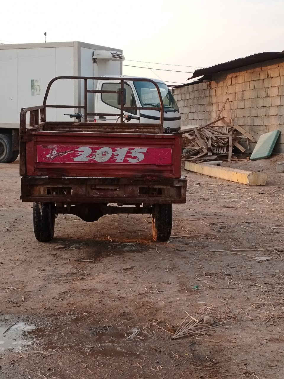 يا الله سلام عليكم ستوته جمره اللبيع أوراقه محتركة محرك جديد كلشي ما بيهاا شاصي ما بيهاا اي شي ستوته نضيفه ضفيره بيها شغاله كهربائيات كله شغاله مكان كربلاء الحر السعر 450وبيه مجال ***********//***********متكفل بيهاا من سرقه
