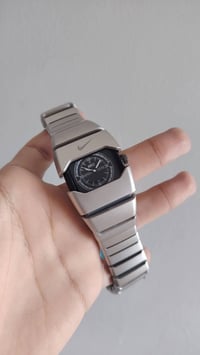 نايك أصلي • قفل فراشة • ظهر مختم