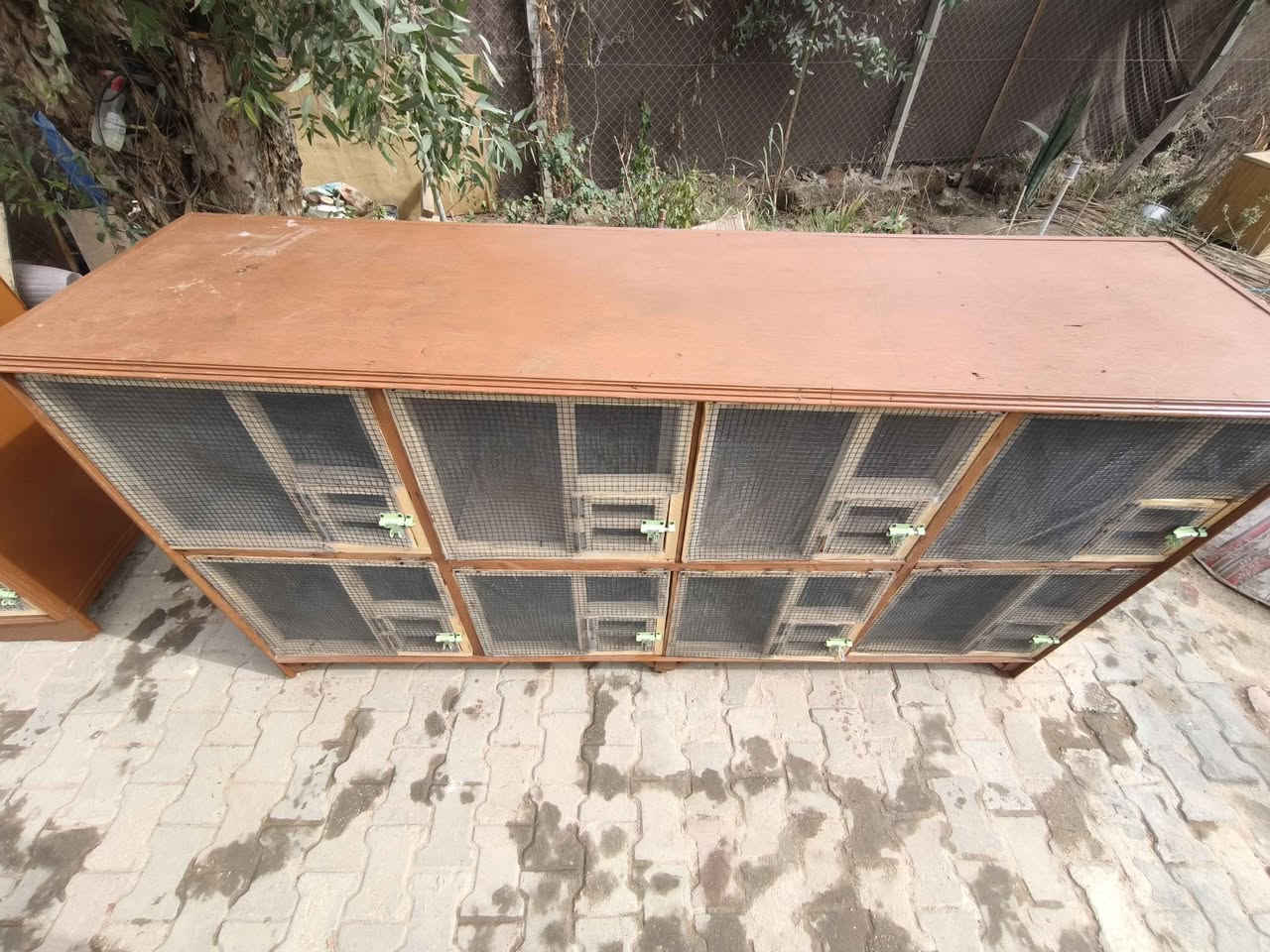 السلام عليكم خانات للبيع 16 خانه 32 فرخه فريم قلاب وباب صغير مثل ماموضح بالمقطع مامستخدمات جدد سعر الخامة الوحده 175 الاثنين 350 وبيهن مجال بسيط العنوان كربلاء طوريج تواصل واتساب فقط *********** Singapore
