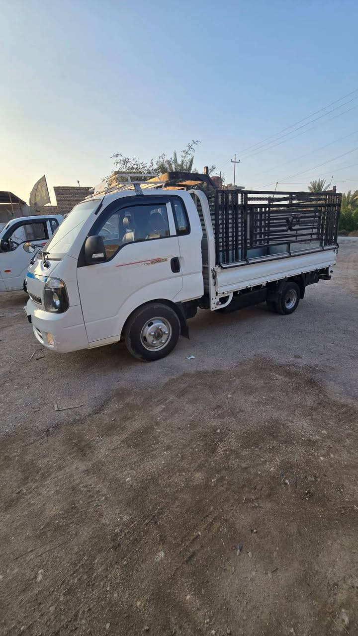 سلام عليكم سياره كيه فحل موديل ١٧ فول وربع مواصفات دشبول نفخ مكينه سبلاين خير من الله المكان ناصريه السعر ١٣٥ وبيه مجال سياره مال جناي مبايل *********** مداور ثاني يوم
