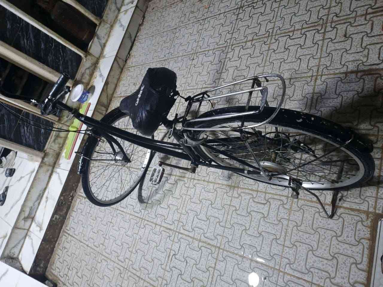 بسكل عبد حليم 
حجم 26. صطبات صول كلشي فول.  تايه ورا بس جوب باقي شغل. كير شغل.  عنوان موصل حي الفلاح الثانيه.  سعر 65 وبي مجال للشراي تواتصل خاص او  *********** @إشارة
