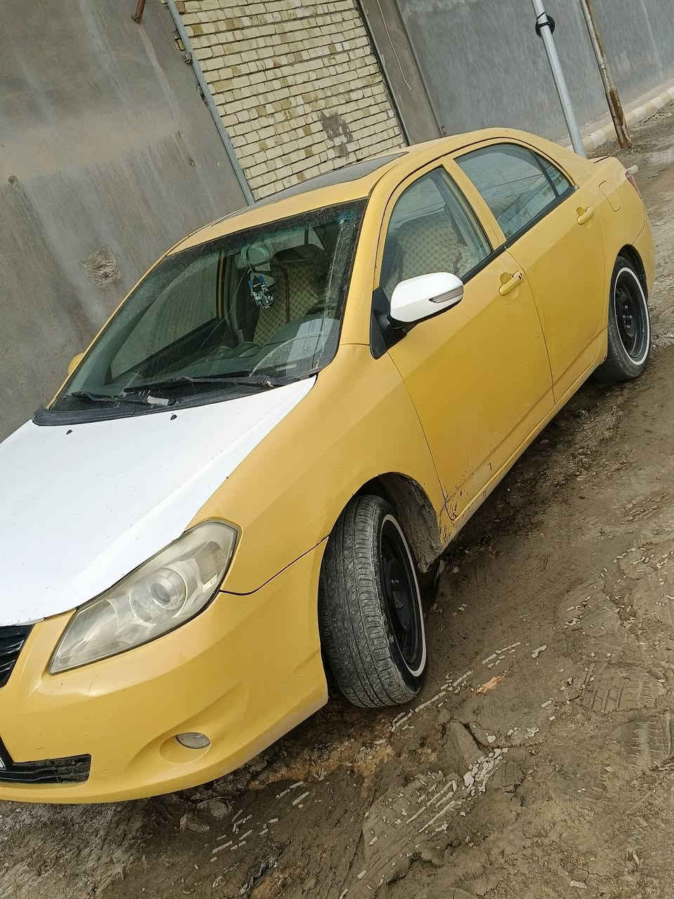 السلام عليكم بيوايدي موديل 13 رقم بصره انكليزي مصفره هيئة وغرامات تحويل مباشر سنويه جديده كير ومكينه وحداديه كله جديد كير عادي المرغوب مكاني بابل السعر 35 رقم الهاتف ***********
