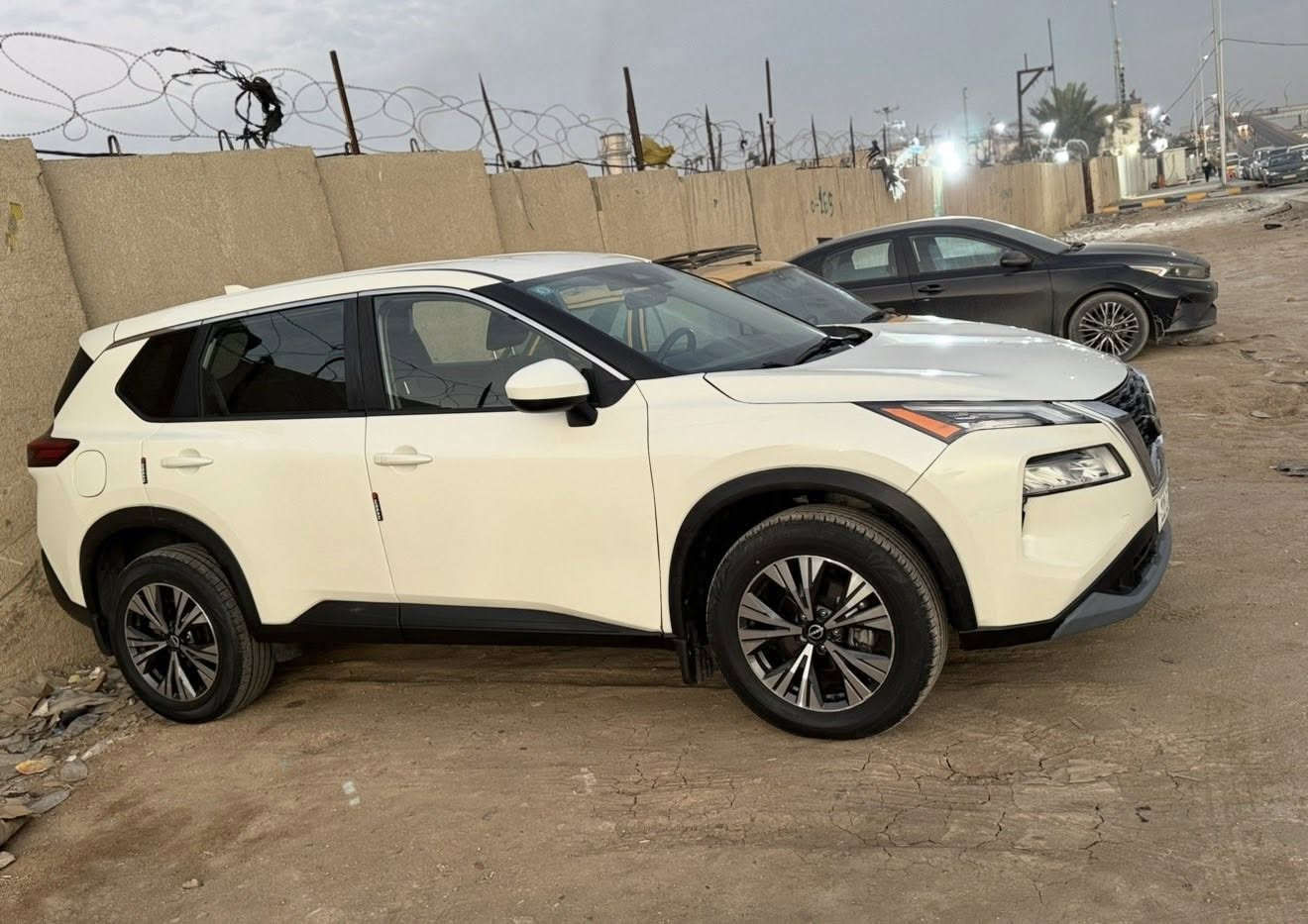 نيسان روج
مواصفات sv
الموديل /2023 ترقيم جديد بغداد الدولي 
اللون /ابيض 
محرك /3/1.5توربو 201حصانا 
السياره زيرو ماشية 18 مايل
السياره فول مواصفات عدا البانورما
تشغيل عن بعد 
بصمه تشغيل وابواب  
داخل لونين
كير ماوس 
لايت زينون 
حساسات جانبي 
حساسات خلفي 
رادار امامي (تحديد مسار) 
ردار جانبي (نقطة عمياء) 
رادار خلفي (ااتحذير من الاصطدام) 
هاند بريك بصمه 
اوتو هولد 
اوتو ستارات
ايرباك سليم
شاشه ايباد
ويل كروم 
تبريد لمس 
كشن سايق كهربائيّ 
تحكمات ستيرن 
كامره خلفيه
فور ويل AWD 
مدخل USP 
السيارة بعد بيها مواصفات
السعر و التفاصيل على الرقم  واتساب و اتصال :
***********
