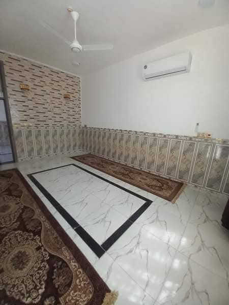 بيت طابو زراعي سند 25 المساحه 180 متر طابقين يتكون من ثلاث غرف نوم وصاله واستقبال ومطبخ صحيات داخليه خارجيه طويريج حي المستقبل 
ابو ايه ***********
ابوحسين ***********
