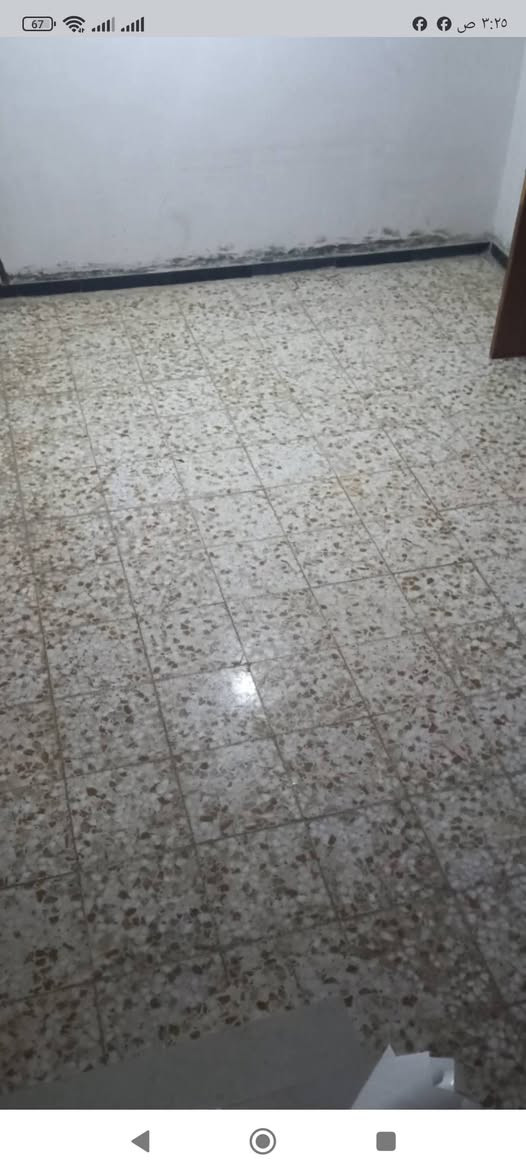 دار للايجار المساحه 200م طابق واحد غرفتين وصاله ومطبخ كليدور مجمع صحيات داخل وخارج حي الصحه خلف المسبح السندباد مبلغ الايجار 350 للاستفسار ***********
