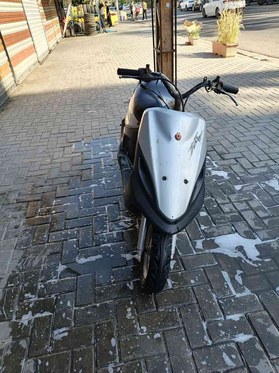 سلام عليكم دراجه ماكس قجمه كامله مكمله قفل ستيرن مكينه وذني سوالف عوزها بس باتري ومجمع مال دكم دراجه شغاله نص هندر وذا تسوي مجمع تصير نكره سلف تجي وتشوفها كدامك ناعمه رايدها ب350 وبيها مجال كلها بلادي مكاني بغداد السيديه الفلكه رقمي ***********
